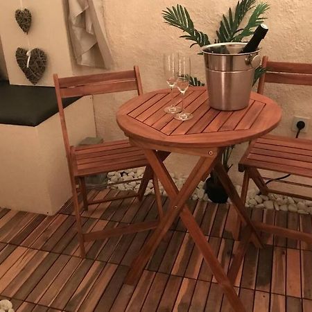 Les Secrets D'Alcove, Nuits Romantiques Avec Spa Aix-en-Provence Exterior foto