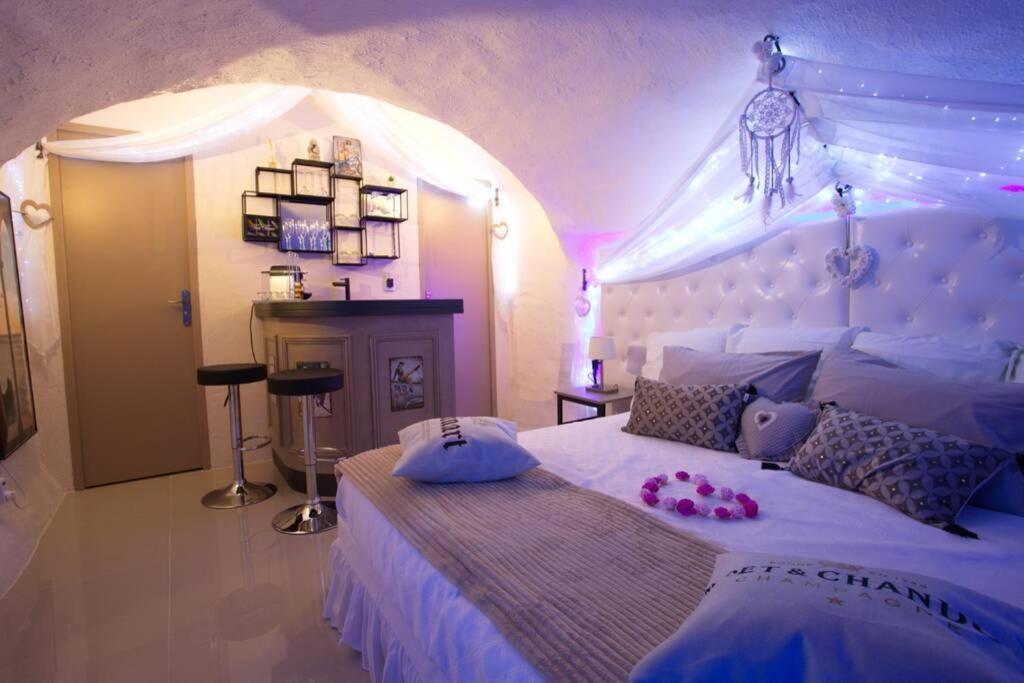 Les Secrets D'Alcove, Nuits Romantiques Avec Spa Aix-en-Provence Exterior foto