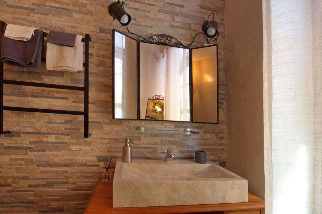 Les Secrets D'Alcove, Nuits Romantiques Avec Spa Aix-en-Provence Exterior foto