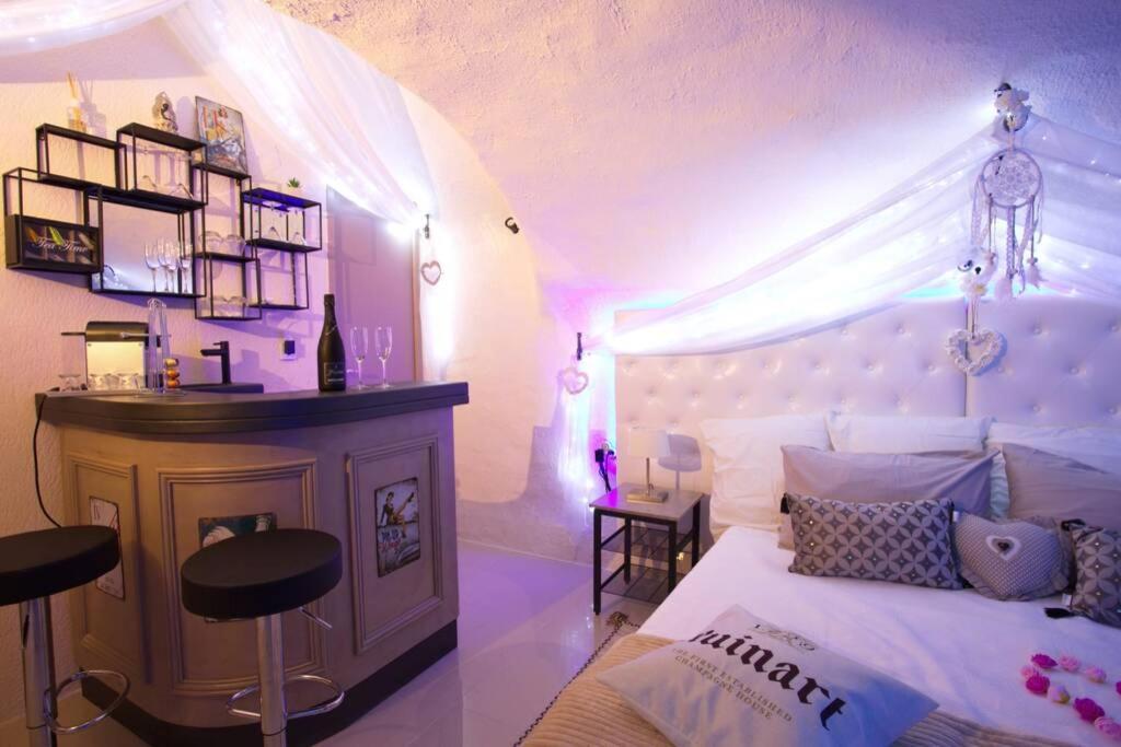 Les Secrets D'Alcove, Nuits Romantiques Avec Spa Aix-en-Provence Exterior foto