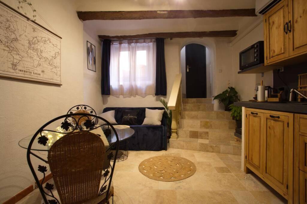 Les Secrets D'Alcove, Nuits Romantiques Avec Spa Aix-en-Provence Exterior foto
