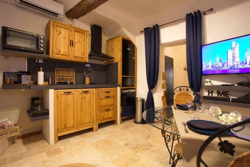 Les Secrets D'Alcove, Nuits Romantiques Avec Spa Aix-en-Provence Exterior foto